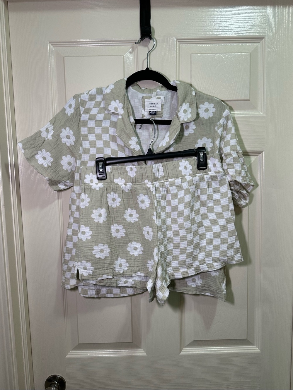 American Eagle AE Lounge Set Checkered Daisy Pajamas Button Down Floral Medium